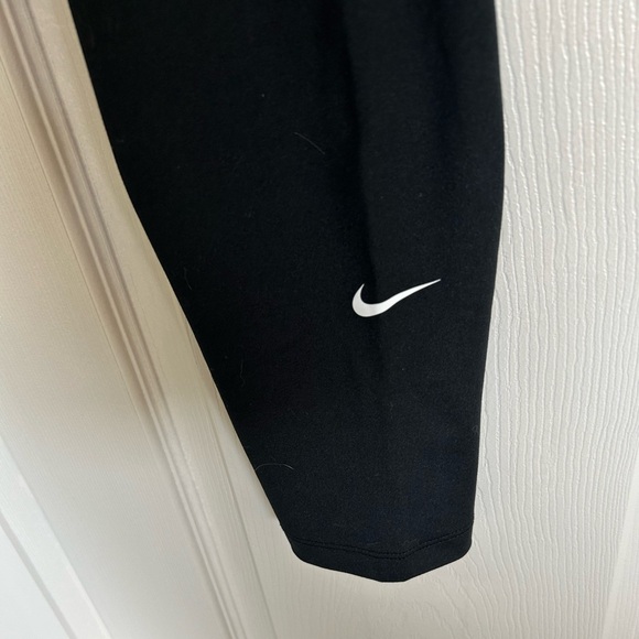 Brand New- XL Black Nike 7/8 Leggings - Picture 2 of 3